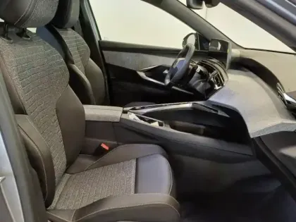 Photo 21 Peugeot 3008  1.2 Hybrid 145ch Allure e-DCS6