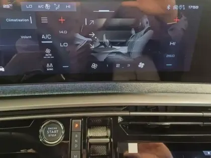 Photo 26 Peugeot 3008  1.2 Hybrid 145ch Allure e-DCS6