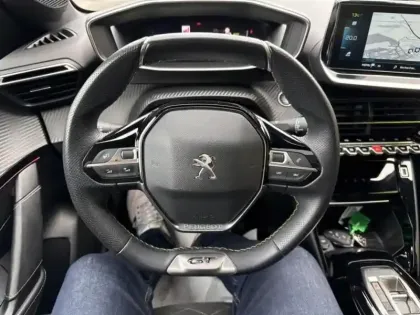 Photo 14 Peugeot 208  e- 136ch GT Pack