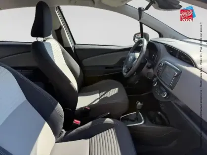 Photo 19 Toyota Yaris  100h France Business 5p MY19