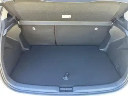 Photo 11 Toyota Yaris Gén. IV Ph1 NG Design 5