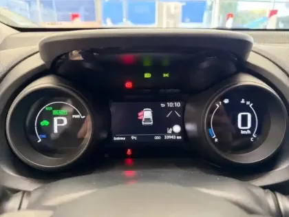 Photo 13 Toyota Yaris  116h Design 5p MY22