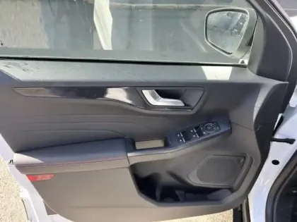 Photo 10 Ford Kuga Gén. III Ph1 ST-Line X 5