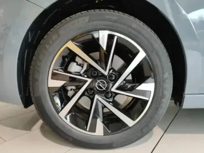 Photo 8 Opel Corsa Gén. VI Ph2 GS 5