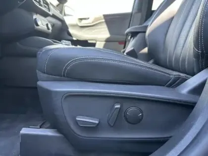 Photo 11 Ford Kuga  2.5 Duratec 190ch FHEV E85 Vignale BVA