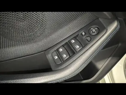 Photo 13 BMW Serie 1 Gén. III (F40) Ph1 M Sport 5