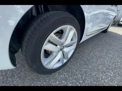 Photo 12 Renault Clio  1.6 E-Tech hybride 140ch Business -21N