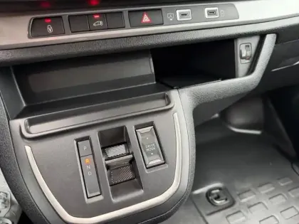 Photo 13 Opel Vivaro Gén. III Ph2 Sportive 4