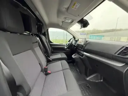 Photo 10 Opel Vivaro Gén. III Ph2 Sportive 4