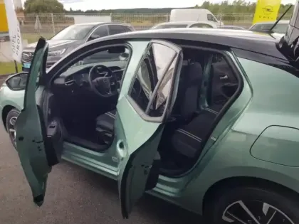 Photo 11 Opel Corsa Gén. VI Ph2 GS 5