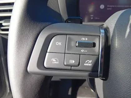 Photo 17 Citroën C4  Hybride 145 e-DCS6