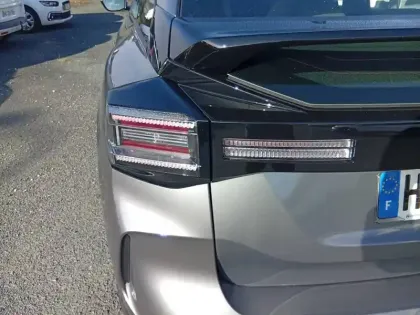 Photo 16 Citroën C4  Hybride 145 e-DCS6