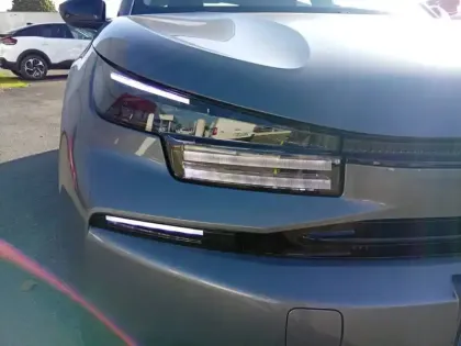 Photo 15 Citroën C4  Hybride 145 e-DCS6