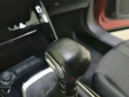 Photo 13 Peugeot 2008  PureTech 130 S&S BVM6