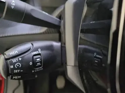 Photo 25 Peugeot 2008  PureTech 130 S&S BVM6