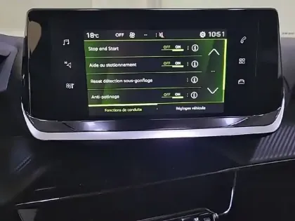 Photo 20 Peugeot 2008  PureTech 130 S&S BVM6