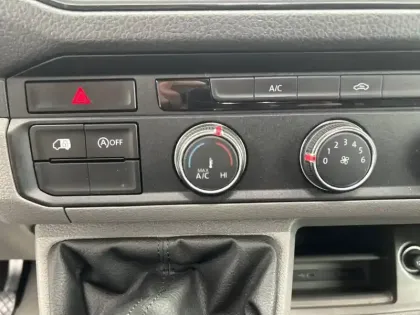 Photo 95 Volkswagen Crafter  VAN 30 L3H3 2.0 TDI 140 CH