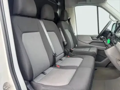 Photo 61 Volkswagen Crafter  VAN 30 L3H3 2.0 TDI 140 CH