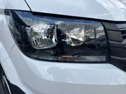 Photo 65 Volkswagen Crafter  VAN 30 L3H3 2.0 TDI 140 CH