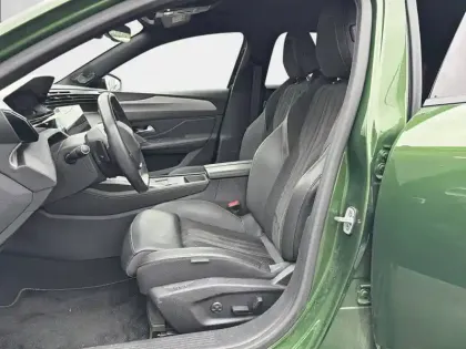 Photo 38 Peugeot 308  PHEV 225 e-EAT8