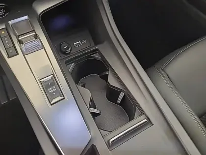 Photo 102 Peugeot 308  PHEV 225 e-EAT8