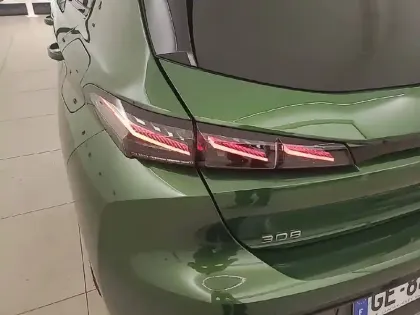 Photo 100 Peugeot 308  PHEV 225 e-EAT8