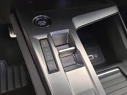 Photo 97 Peugeot 308  PHEV 225 e-EAT8
