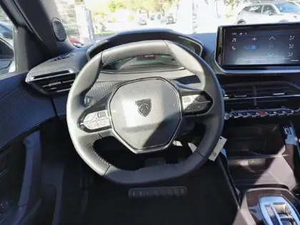 Photo 8 Peugeot 2008  Hybrid 110 e-DCS6