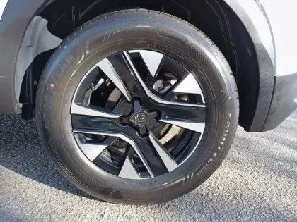 Photo 12 Peugeot 2008  Hybrid 110 e-DCS6