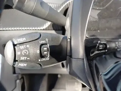 Photo 18 Peugeot 2008  Hybrid 110 e-DCS6