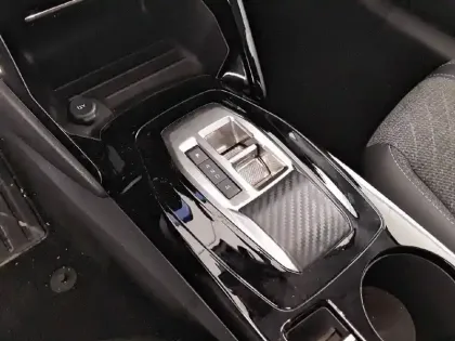 Photo 35 Peugeot 208  Hybrid 110 ch e-DCS6