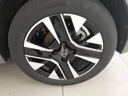 Photo 12 Peugeot 208  Hybrid 110 ch e-DCS6