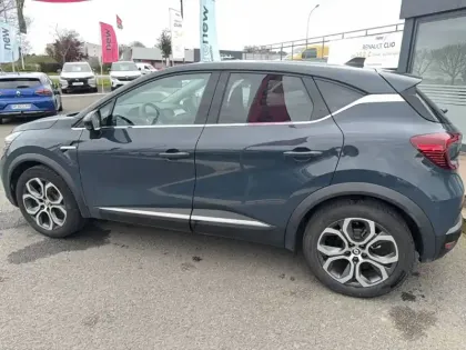 Photo 20 Renault Captur  E-Tech full hybrid 145