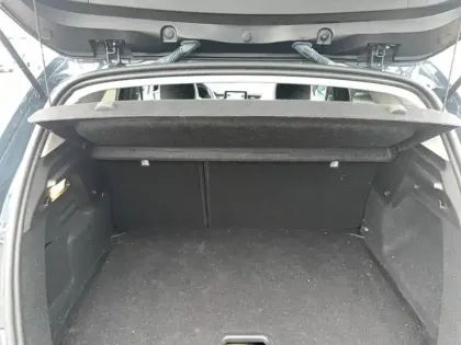 Photo 21 Renault Captur  E-Tech full hybrid 145