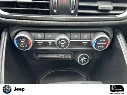 Photo 12 Alfa Romeo Giulia Gén. I Ph2 Veloce 4