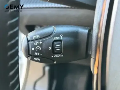 Photo 53 Peugeot 2008  BlueHDi 110 S&S BVM6