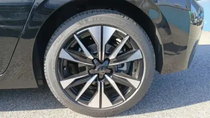 Photo 14 Peugeot 308  Hybrid 145 e-DCS6