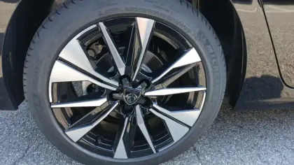 Photo 11 Peugeot 308  Hybrid 145 e-DCS6