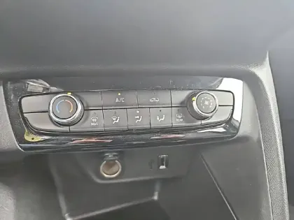 Photo 17 Opel Corsa  1.2 Turbo 100 ch BVA8