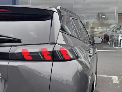 Photo 38 Peugeot 2008 Gén. II Ph1 NG GT 5