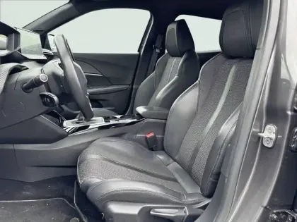 Photo 10 Peugeot 2008 Gén. II Ph1 NG GT 5