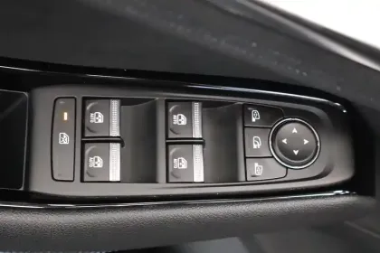 Photo 28 Renault Austral Gén. I (HHN) Ph1 Iconic esprit Alpine 5