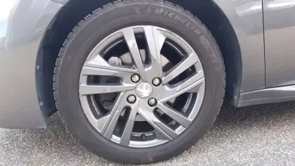 Photo 11 Peugeot 208  PureTech 100 S&S BVM6