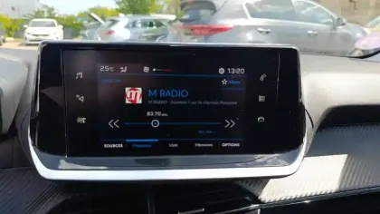 Photo 16 Peugeot 208  PureTech 100 S&S BVM6