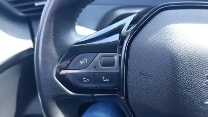 Photo 19 Peugeot 208  PureTech 100 S&S BVM6