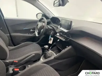 Photo 126 Peugeot 2008  PureTech 130 S&S BVM6