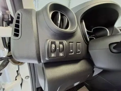 Photo 27 Renault Trafic  FGN L1H1 1000 KG DCI 120