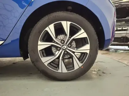 Photo 17 Renault Clio Gén. V (BJA) Ph1 NG Evolution 5