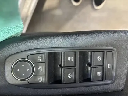 Photo 27 Renault Clio  E-Tech full hybrid 145