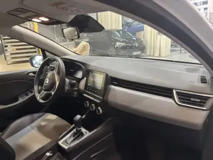 Photo 15 Renault Clio  E-Tech full hybrid 145